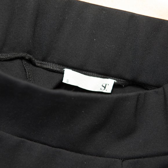 Black flare Mini Skirt - Picture 2 of 4